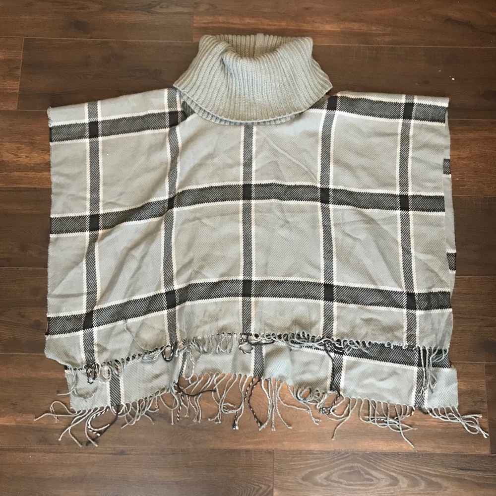Apt. 9 NWT Cowl Neck Plaid Poncho!